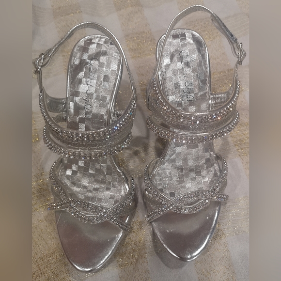 Silver shoes - Picture 4 of 16